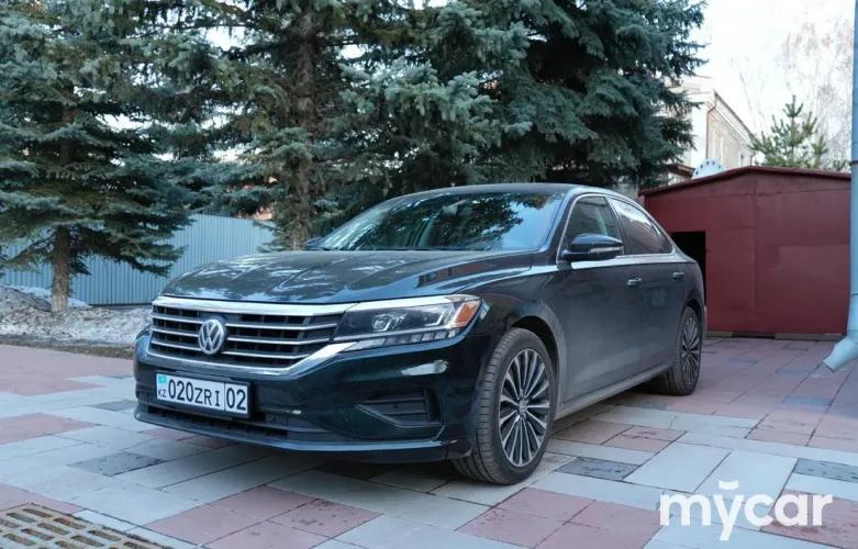 фото Volkswagen Passat 2021 года с пробегом за 10500000 тенге в undefined