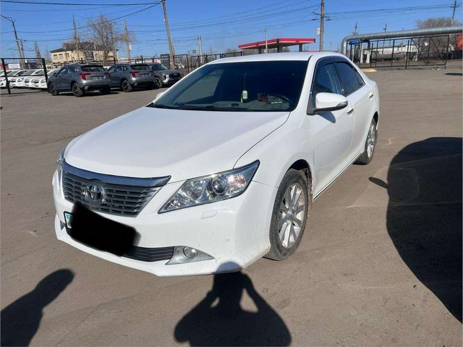 фото Toyota Camry 2013 года с пробегом за 8500000 тенге в undefined