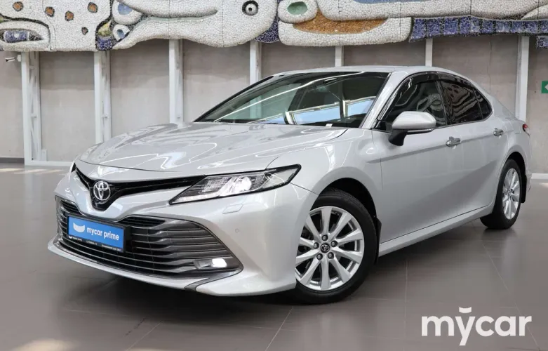 фото Toyota Camry 2018 года с пробегом за 12190000 тенге в undefined