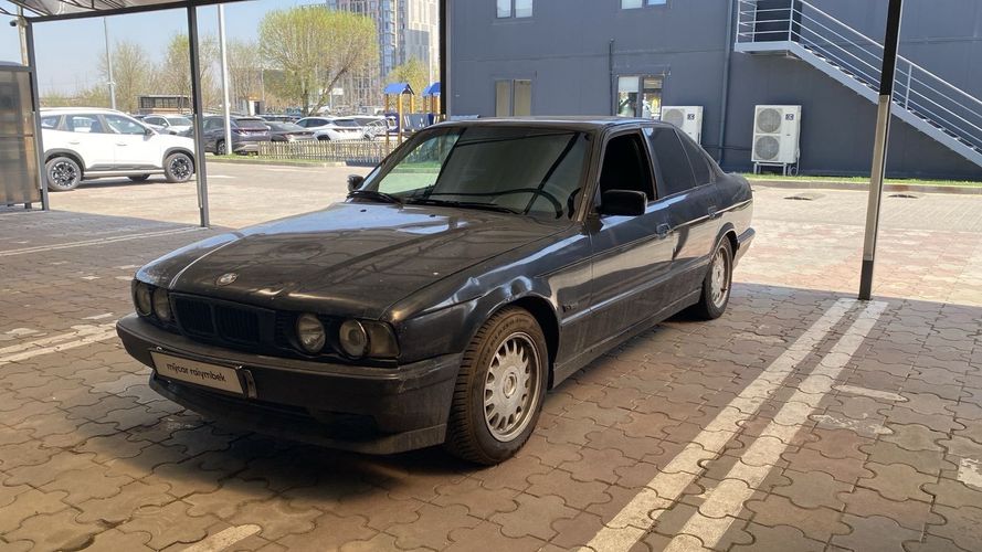 фото BMW 5 серия 1994 года с пробегом за 2000000 тенге в undefined
