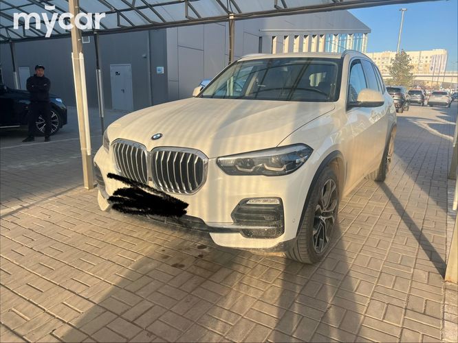 фото BMW X5 2019 года с пробегом за 28000000 тенге в undefined