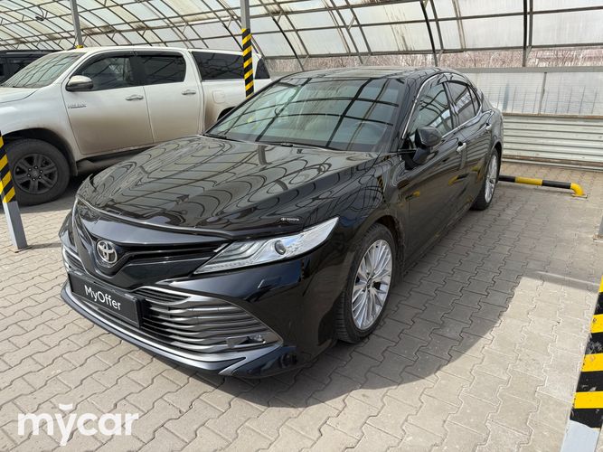 фото Toyota Camry 2018 года с пробегом за 13000000 тенге в undefined