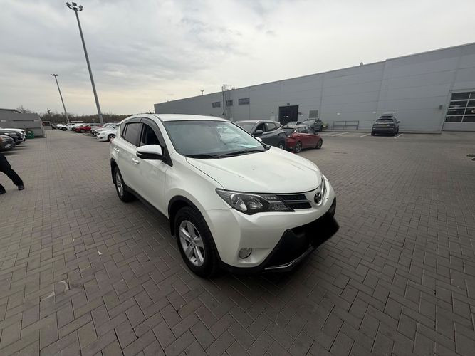 фото Toyota RAV4 2013 года с пробегом за 9000000 тенге в undefined
