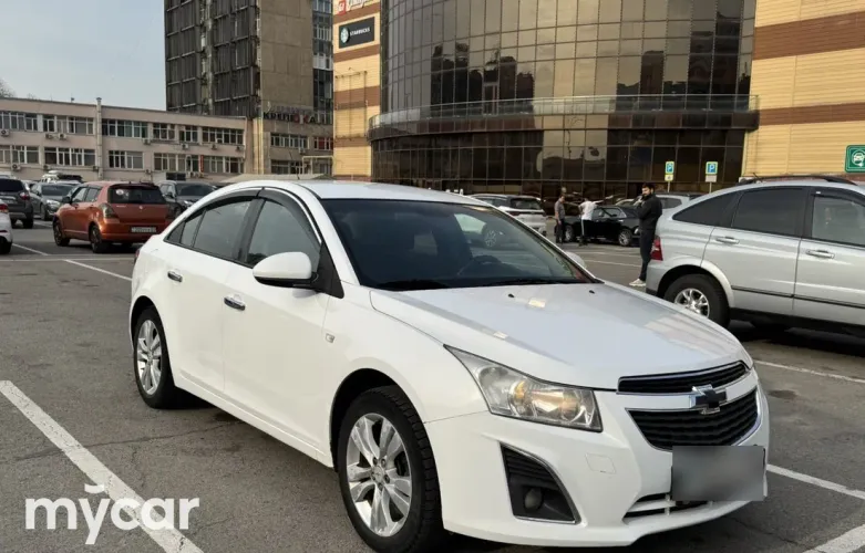 фото Chevrolet Cruze 2013 года с пробегом за 4400000 тенге в undefined
