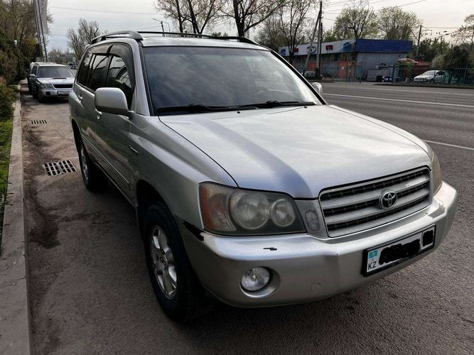 фото Toyota Highlander 2002 года с пробегом за 5500000 тенге в undefined