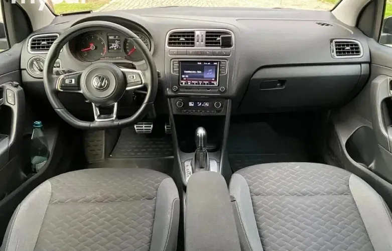 фото Volkswagen Polo 2018 года с пробегом за 1000000 тенге в undefined