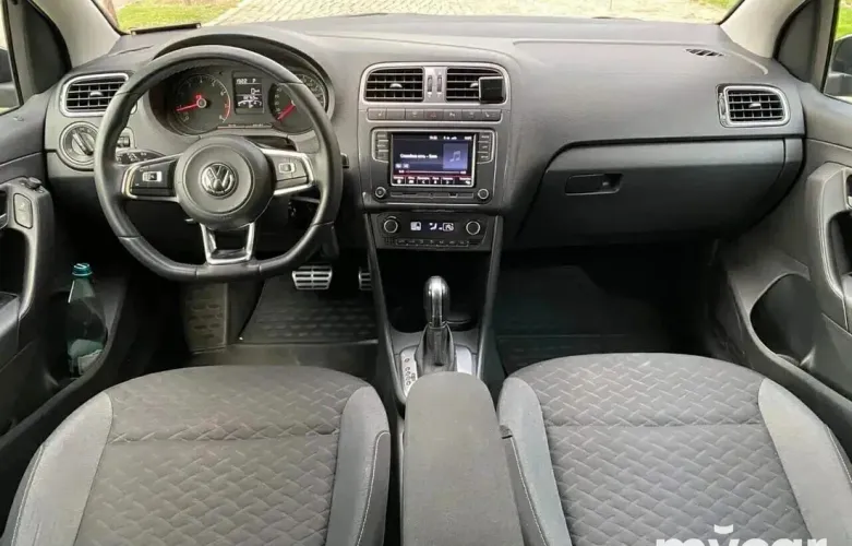 фото Volkswagen Polo 2018 года с пробегом за 1000000 тенге в Астана