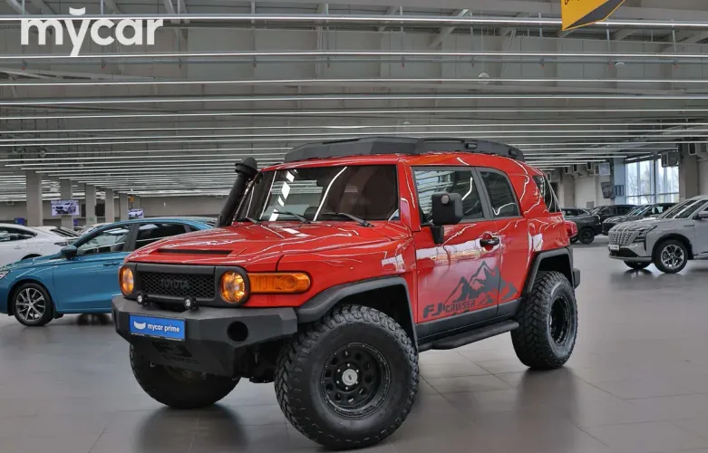 фото Toyota FJ Cruiser 2007 года с пробегом за 12000000 тенге в undefined