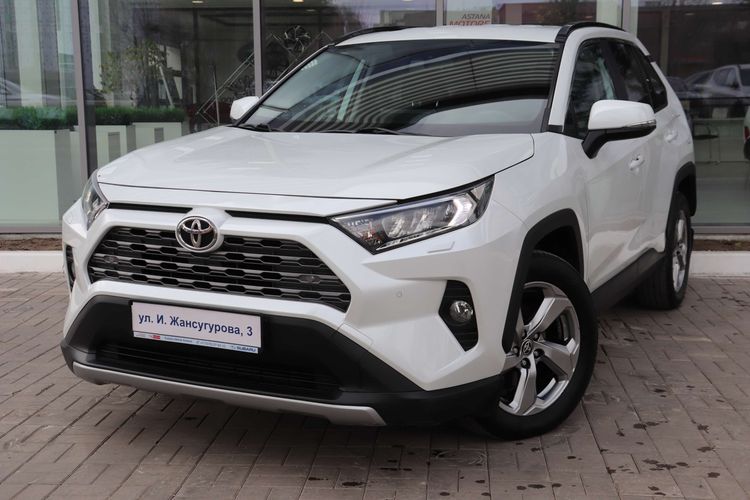 фото Toyota RAV4 2020 года с пробегом за 13490000 тенге в undefined