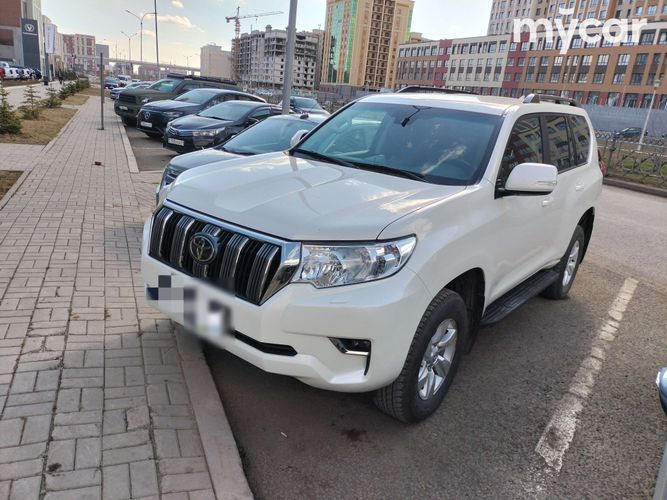 фото Toyota Land Cruiser Prado 2023 года с пробегом за 27000000 тенге в undefined