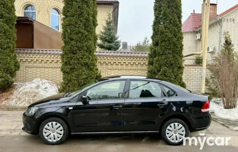 фото Volkswagen Polo 2014 года с пробегом за 1000000 тенге в undefined